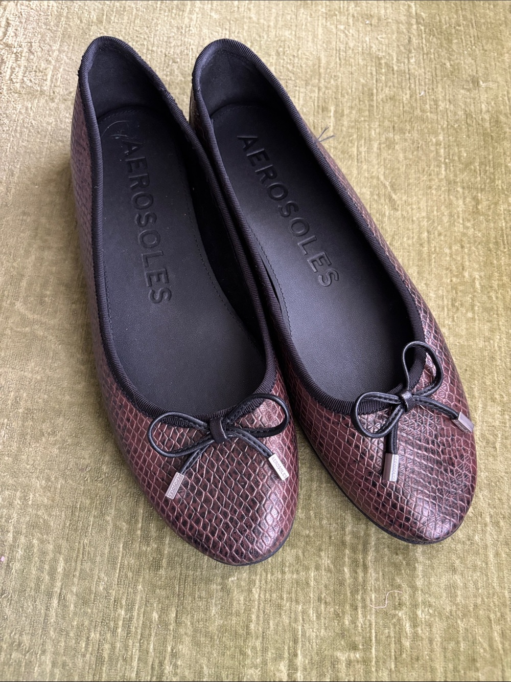 Size 8 AEROSOLES Brown Snakeskin-Embossed Bow Ballet Flats